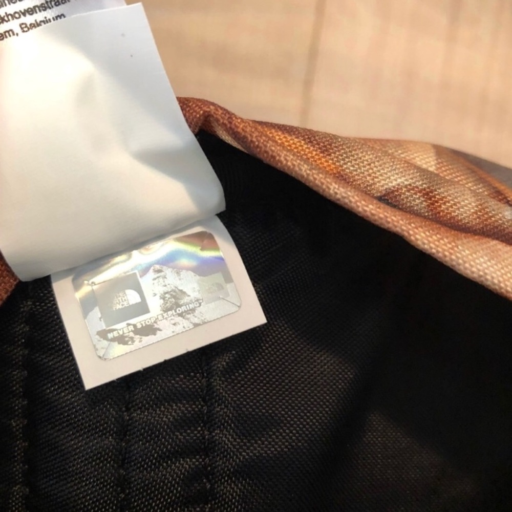 The North Face x Supreme The Roo II - Picture 5 of 7